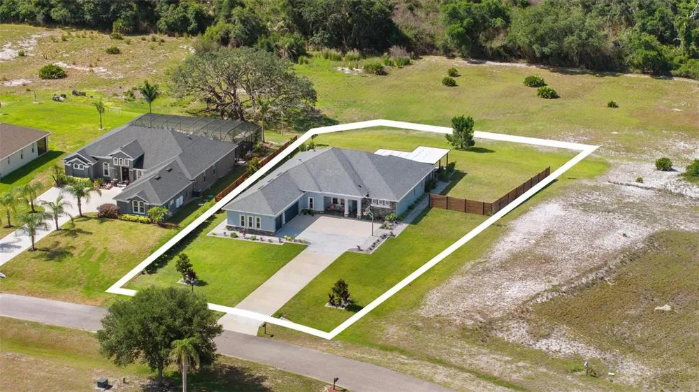 5118 LAKE TOSCANA DRIVE Wimauma, FL 33598