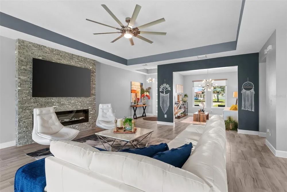 5118 LAKE TOSCANA DRIVE Wimauma, FL 33598