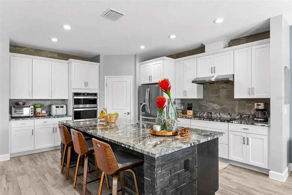 5118 LAKE TOSCANA DRIVE Wimauma, FL 33598