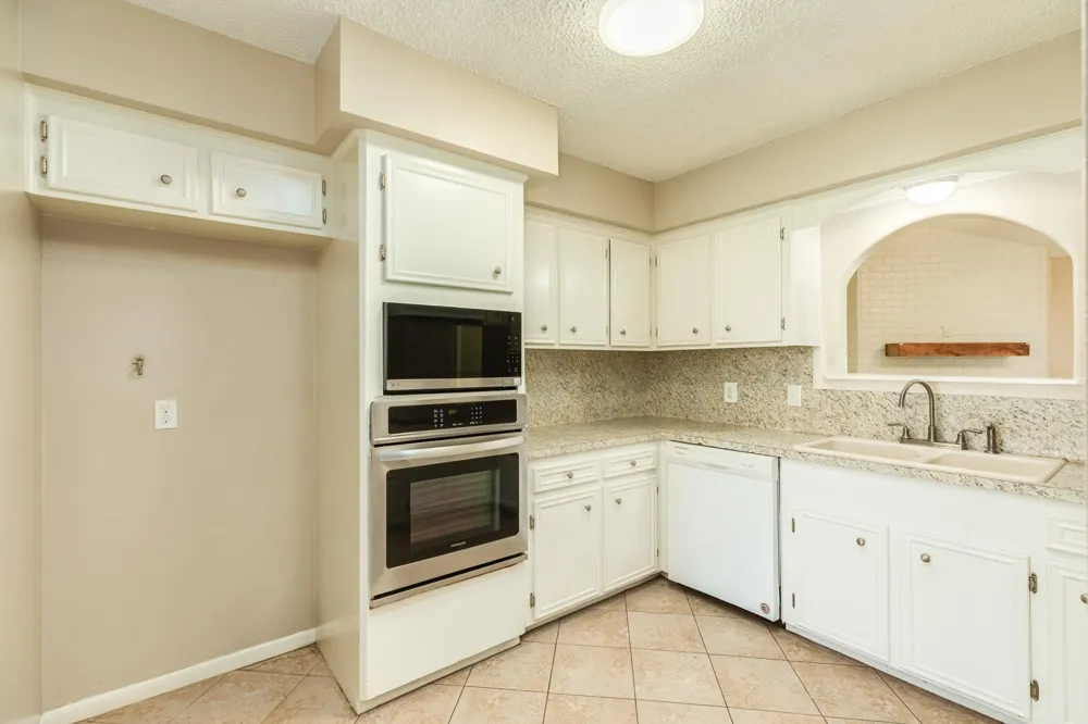 232 Wayne Dr Clute, TX 77531