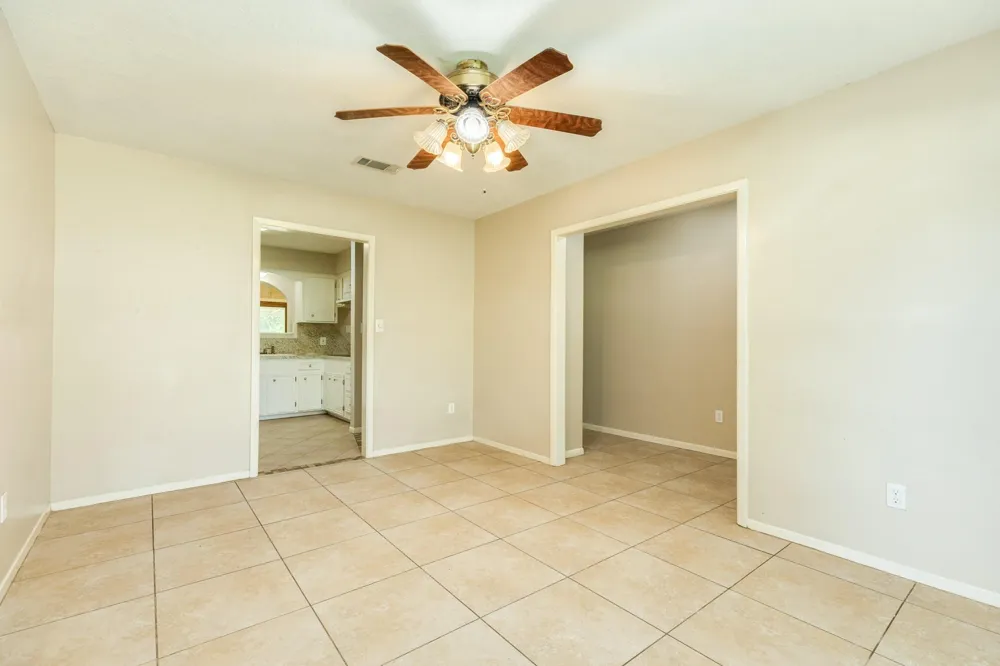 232 Wayne Dr Clute, TX 77531