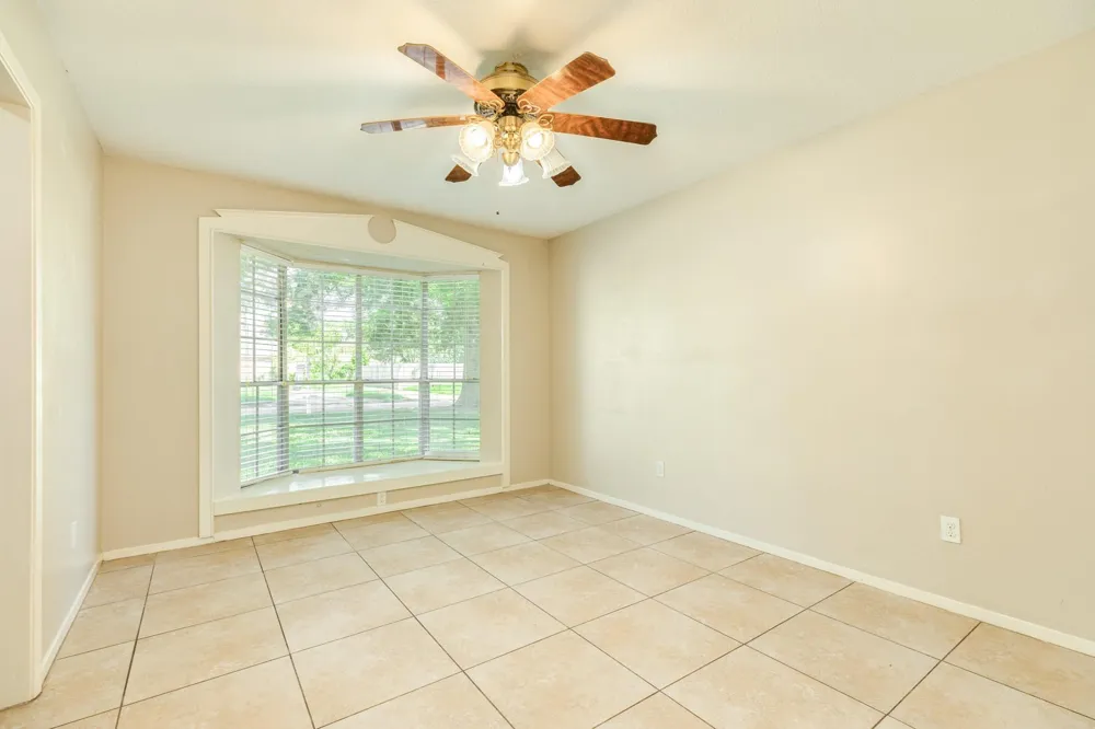 232 Wayne Dr Clute, TX 77531