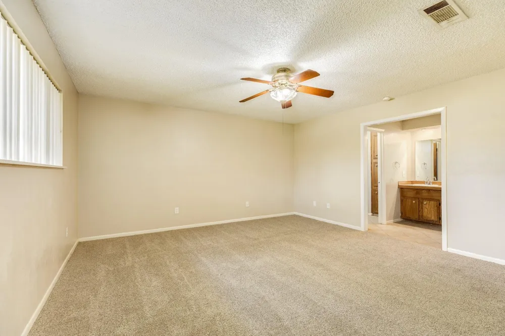 232 Wayne Dr Clute, TX 77531