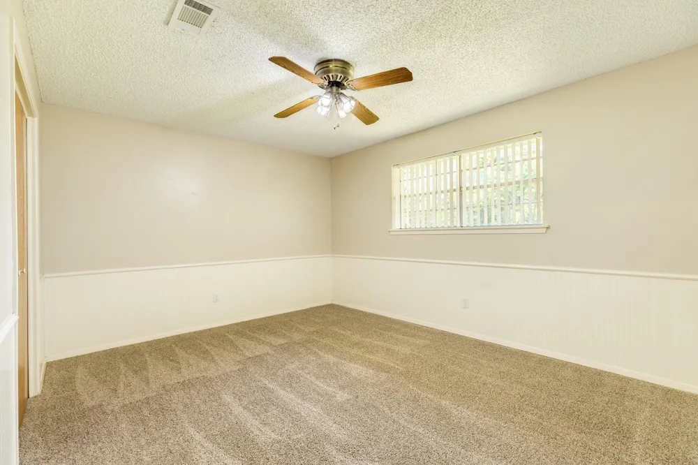 232 Wayne Dr Clute, TX 77531