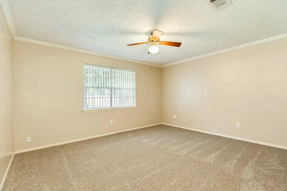 232 Wayne Dr Clute, TX 77531