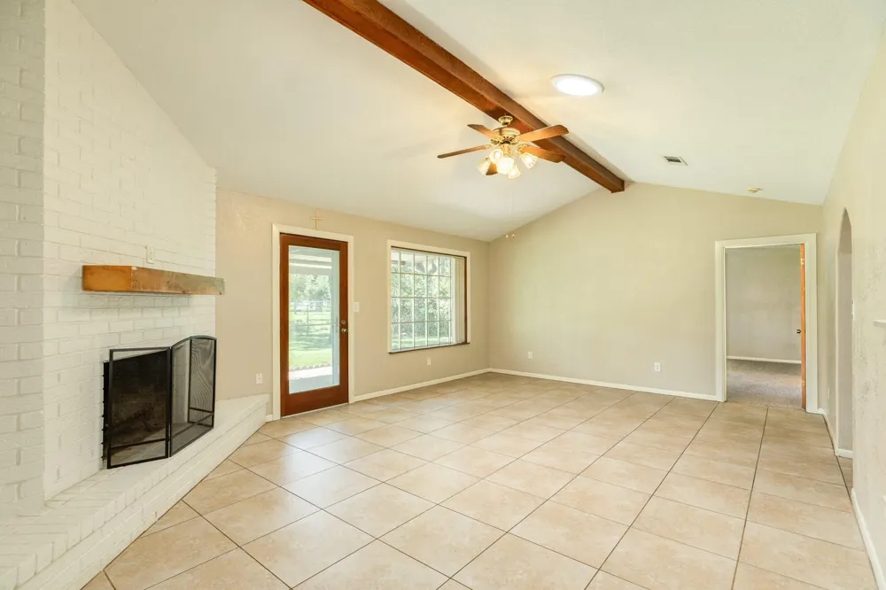 232 Wayne Dr Clute, TX 77531