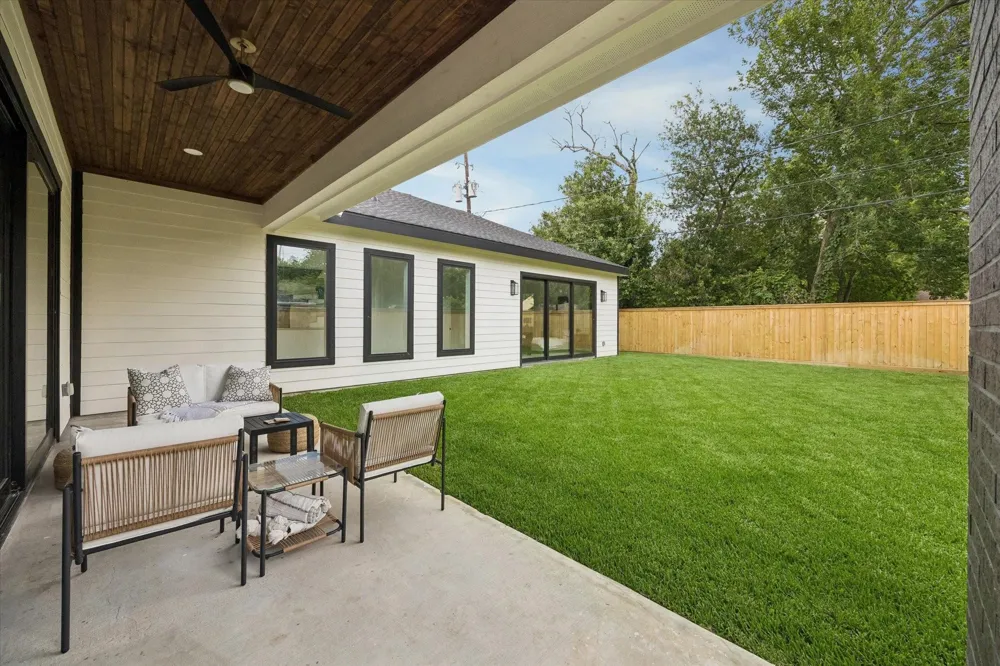 1302 Springrock Lane Houston, TX 77055
