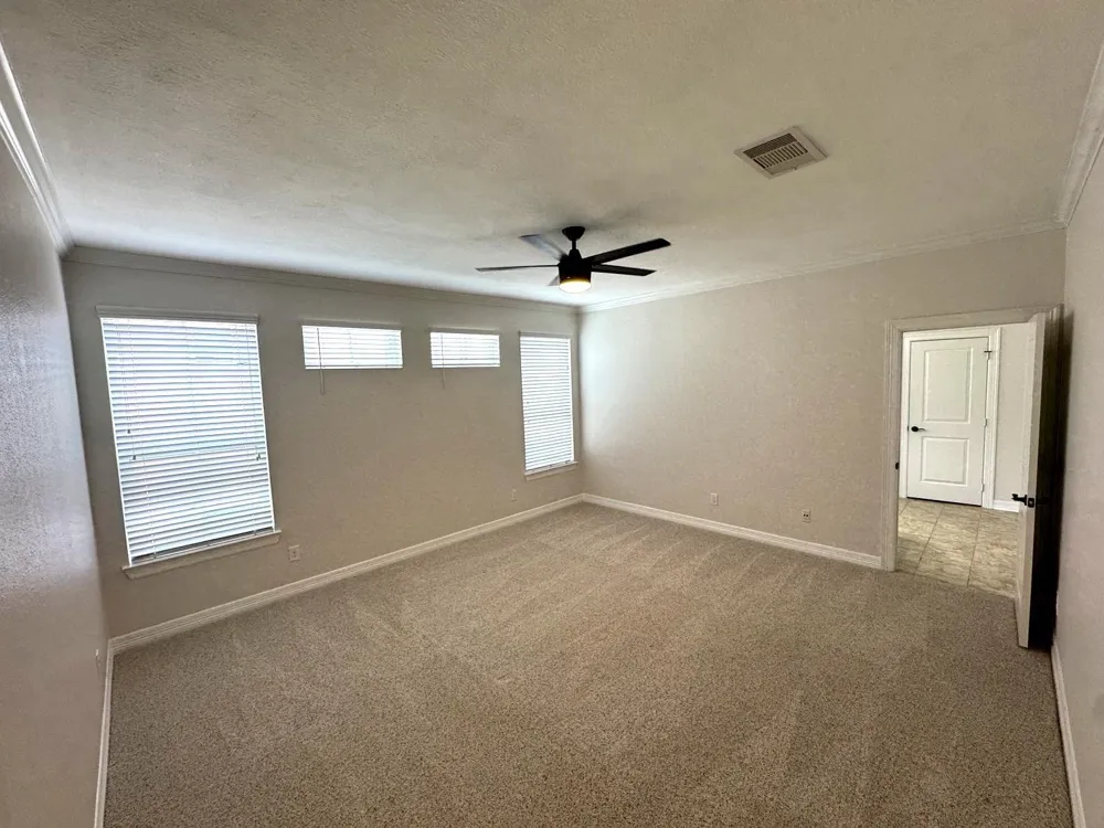 22 W Oaks Drive Pasadena, TX 77058
