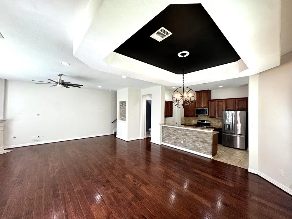 22 W Oaks Drive Pasadena, TX 77058