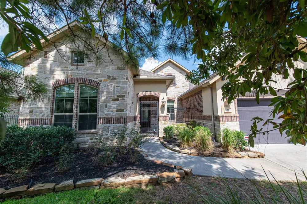 98 Braided Branch Drive Tomball, TX 77375
