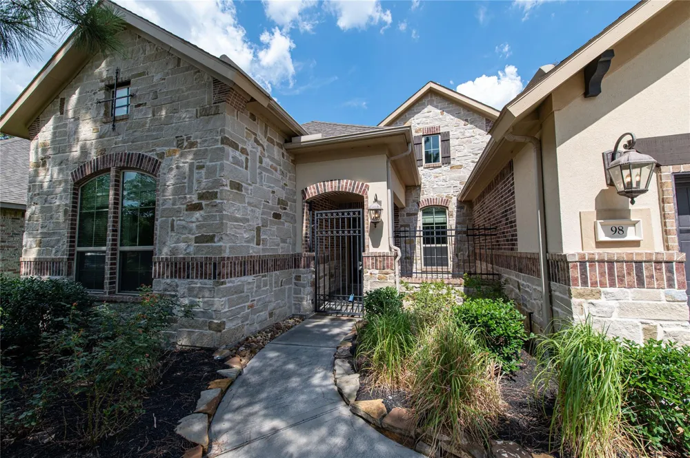98 Braided Branch Drive Tomball, TX 77375