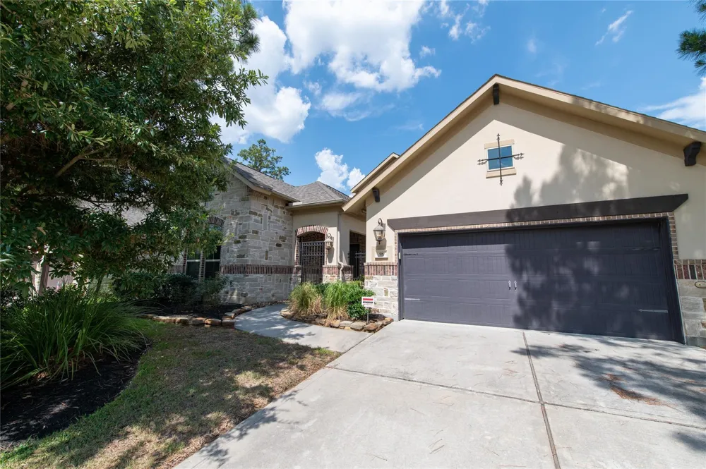 98 Braided Branch Drive Tomball, TX 77375