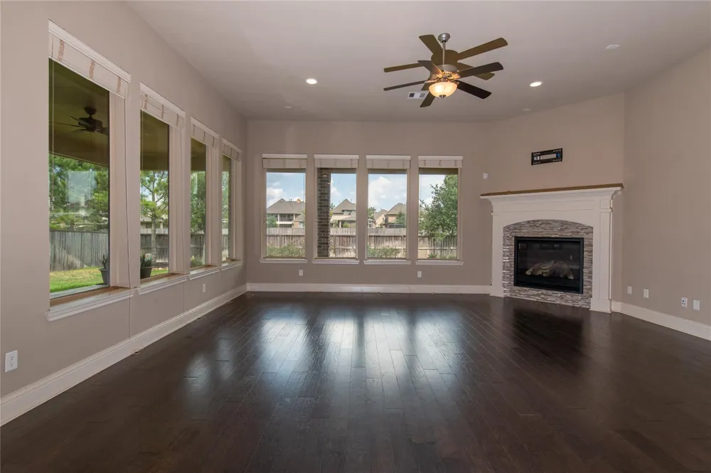 98 Braided Branch Drive Tomball, TX 77375