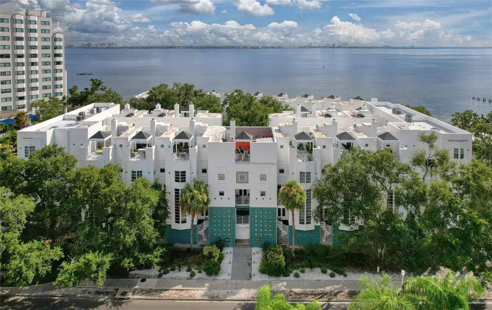 4950 BAYSHORE BOULEVARD #16 Tampa, FL 33611