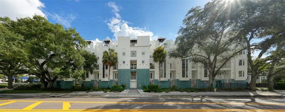 4950 BAYSHORE BOULEVARD #16 Tampa, FL 33611