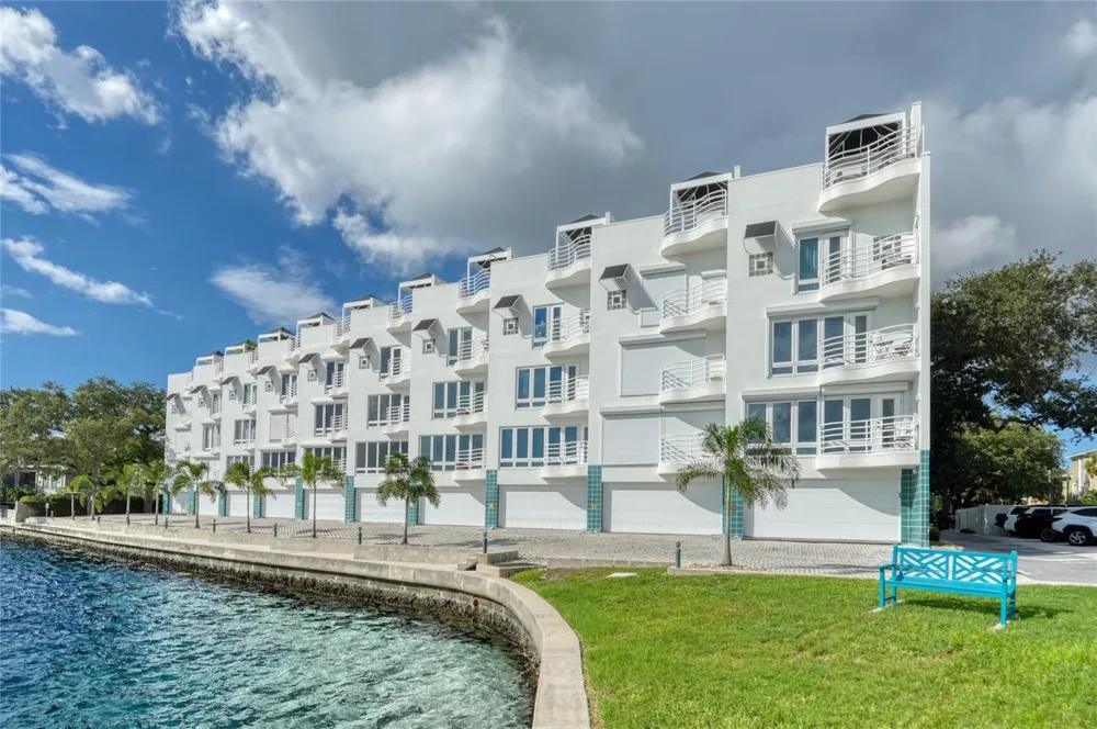 4950 BAYSHORE BOULEVARD #16 Tampa, FL 33611