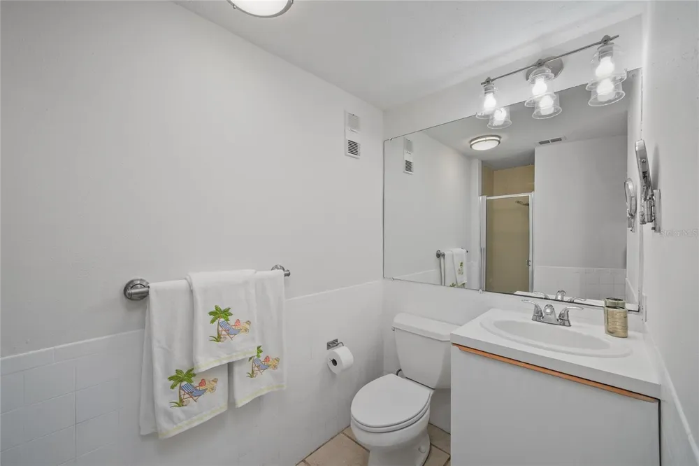 4950 BAYSHORE BOULEVARD #16 Tampa, FL 33611