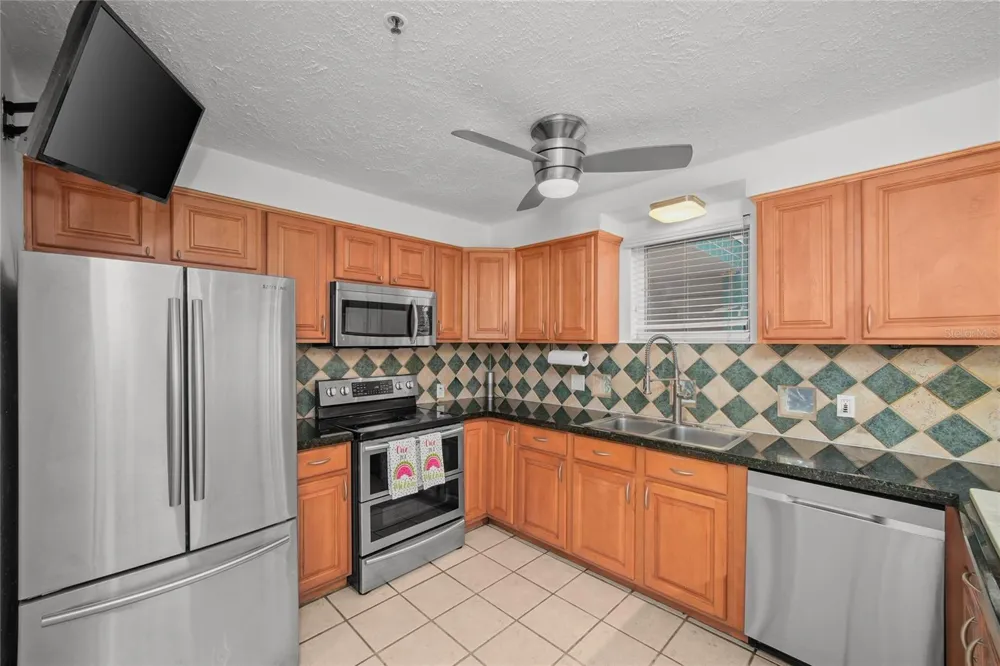 4950 BAYSHORE BOULEVARD #16 Tampa, FL 33611