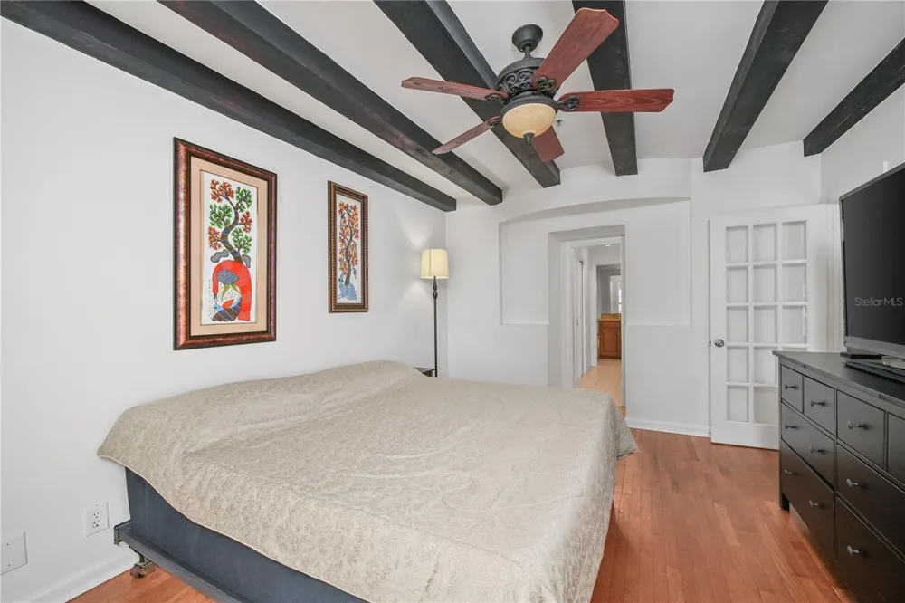 4950 BAYSHORE BOULEVARD #16 Tampa, FL 33611