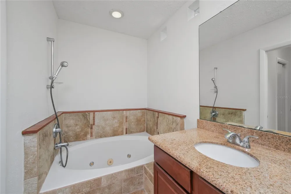 4950 BAYSHORE BOULEVARD #16 Tampa, FL 33611