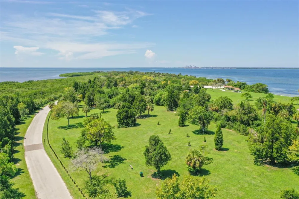 7409 S SPARKMAN STREET Tampa, FL 33616