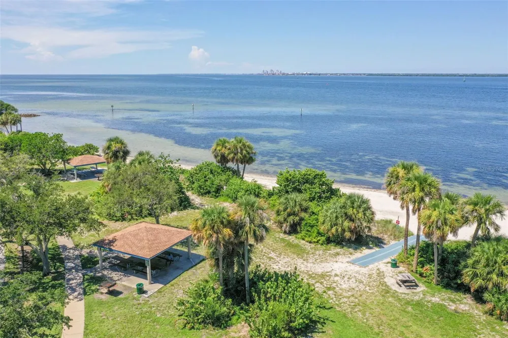 7409 S SPARKMAN STREET Tampa, FL 33616