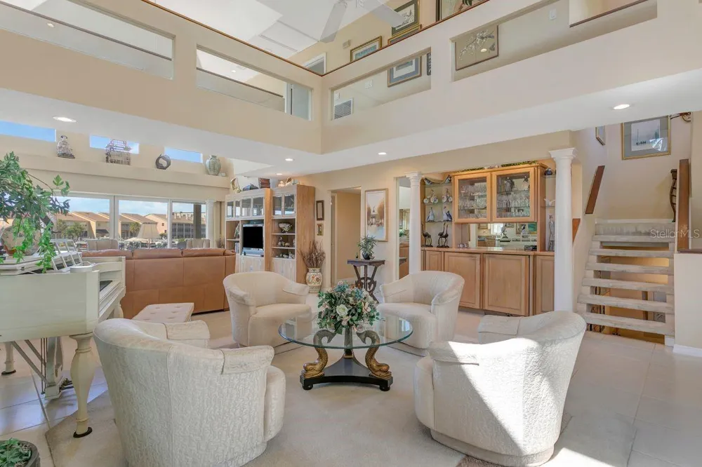 205 6TH STREET E Tierra Verde, FL 33715