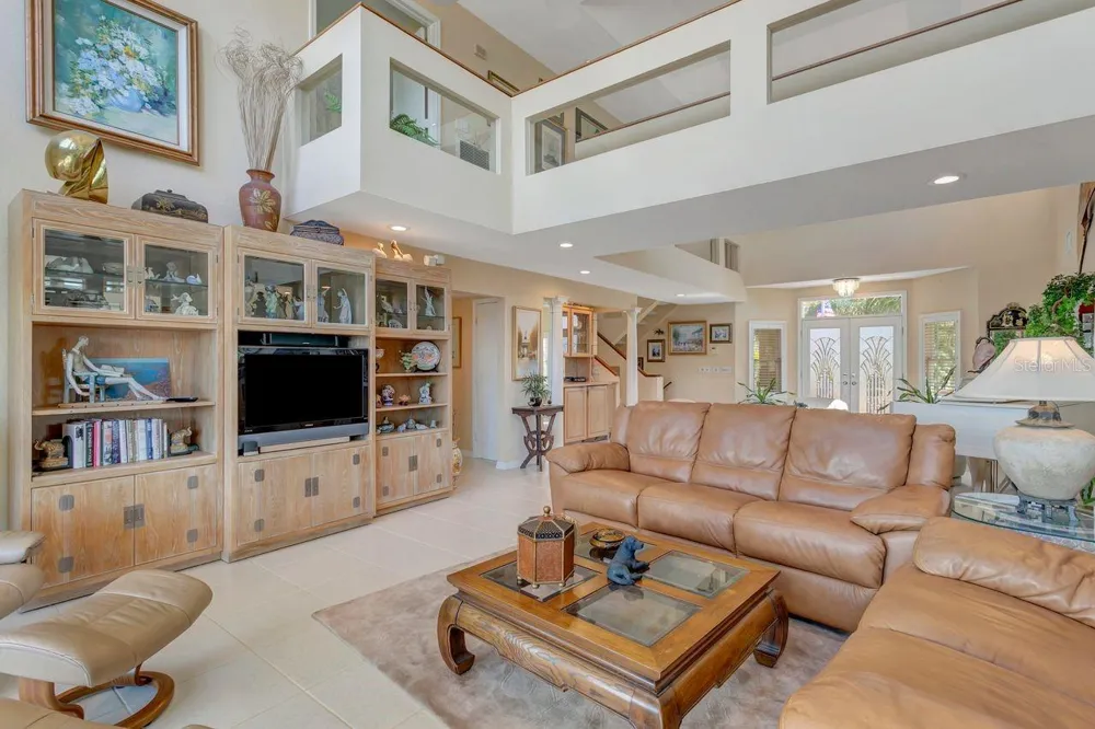 205 6TH STREET E Tierra Verde, FL 33715