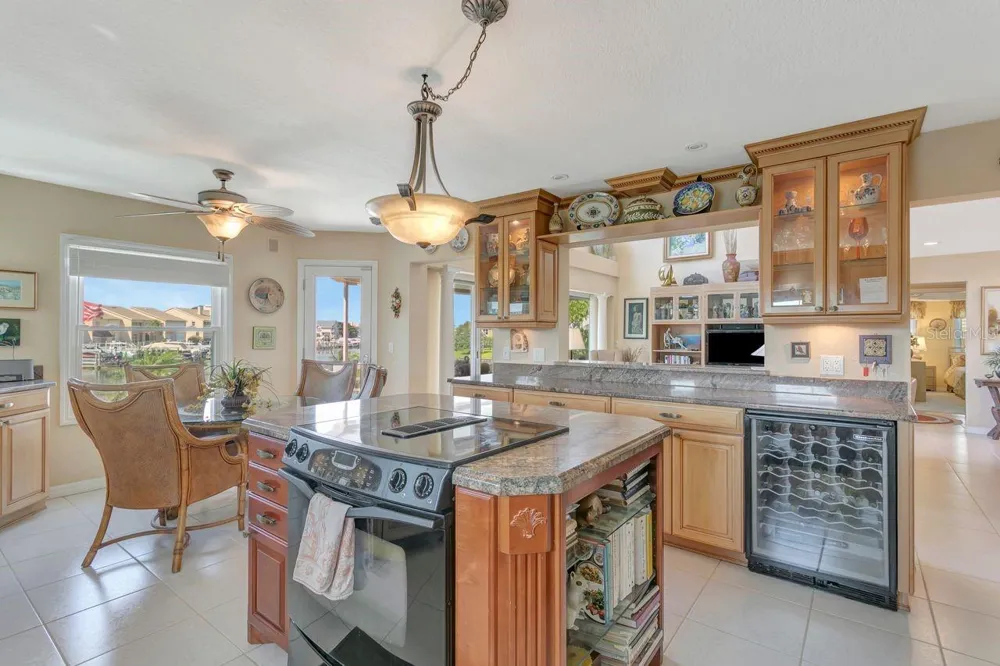 205 6TH STREET E Tierra Verde, FL 33715