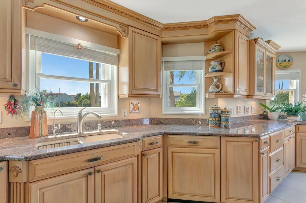 205 6TH STREET E Tierra Verde, FL 33715