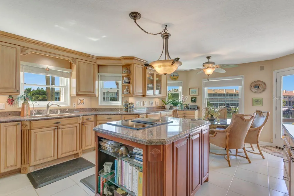 205 6TH STREET E Tierra Verde, FL 33715