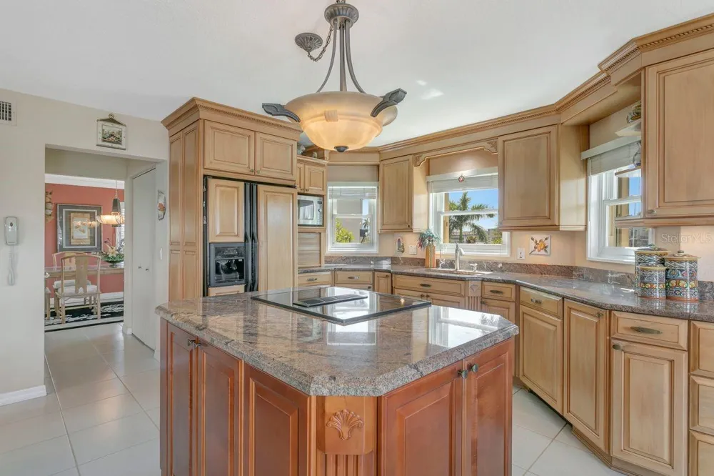 205 6TH STREET E Tierra Verde, FL 33715