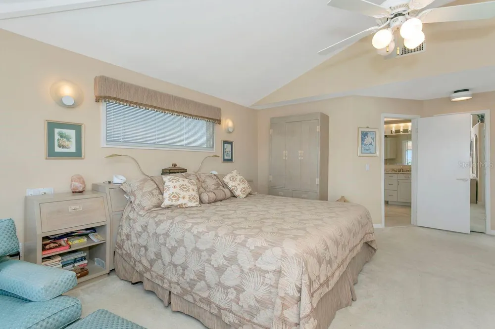 205 6TH STREET E Tierra Verde, FL 33715