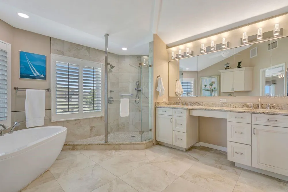 205 6TH STREET E Tierra Verde, FL 33715