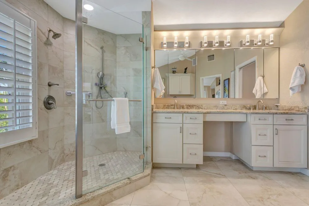 205 6TH STREET E Tierra Verde, FL 33715