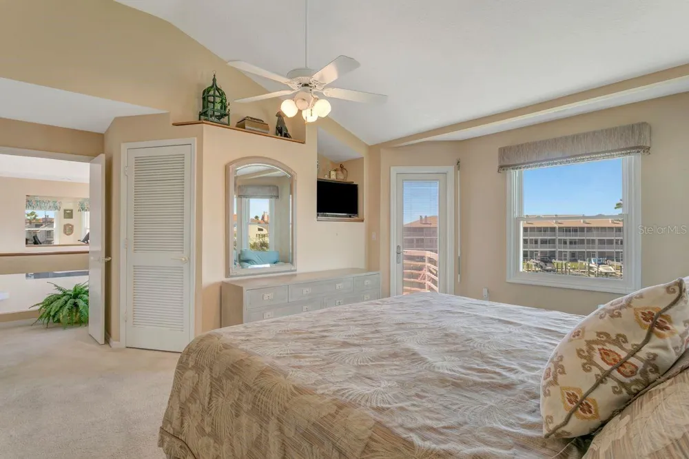 205 6TH STREET E Tierra Verde, FL 33715