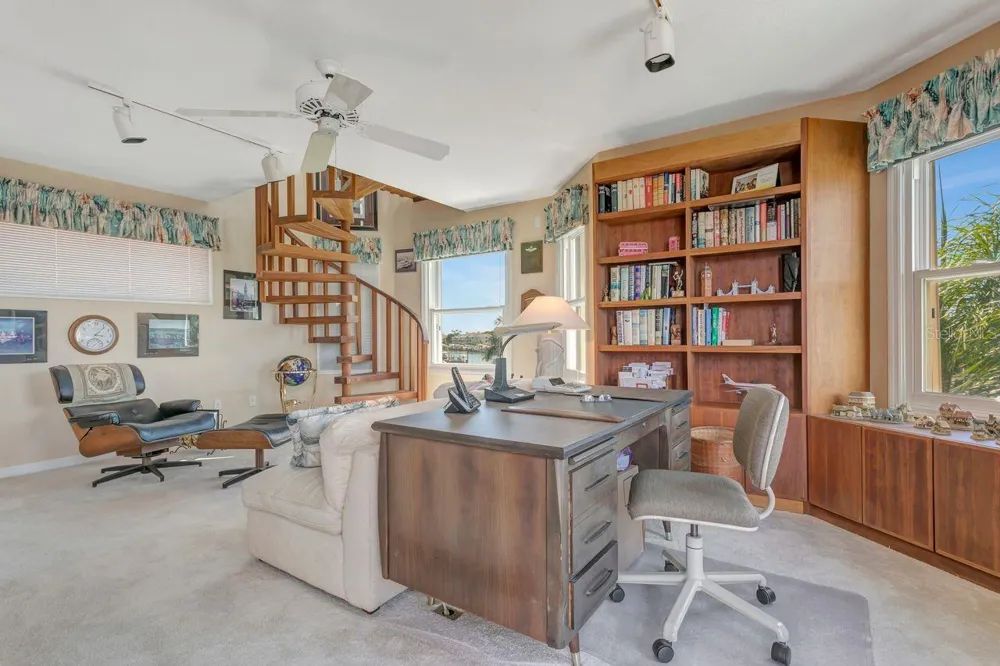 205 6TH STREET E Tierra Verde, FL 33715