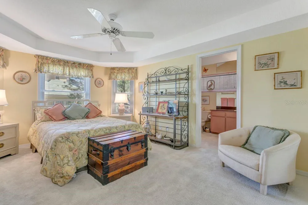 205 6TH STREET E Tierra Verde, FL 33715
