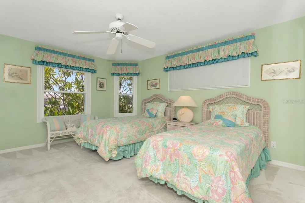 205 6TH STREET E Tierra Verde, FL 33715