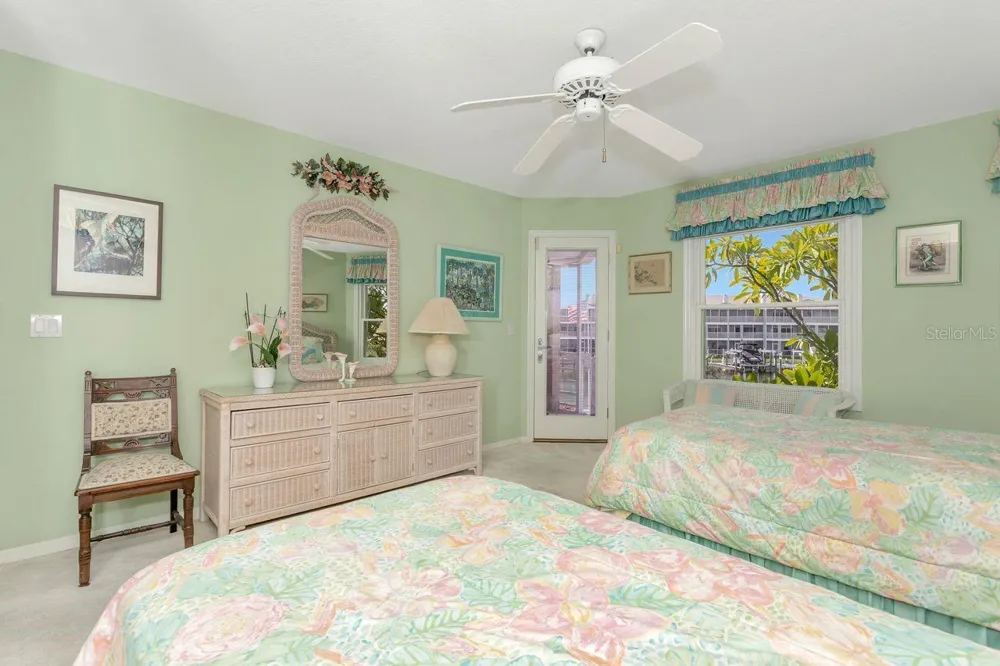 205 6TH STREET E Tierra Verde, FL 33715