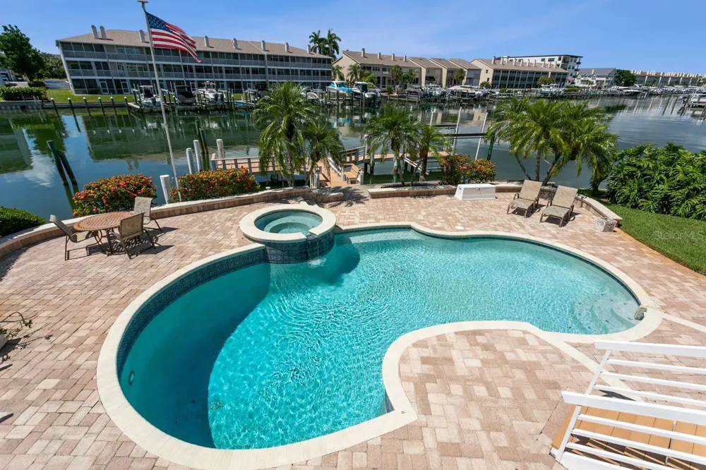 205 6TH STREET E Tierra Verde, FL 33715