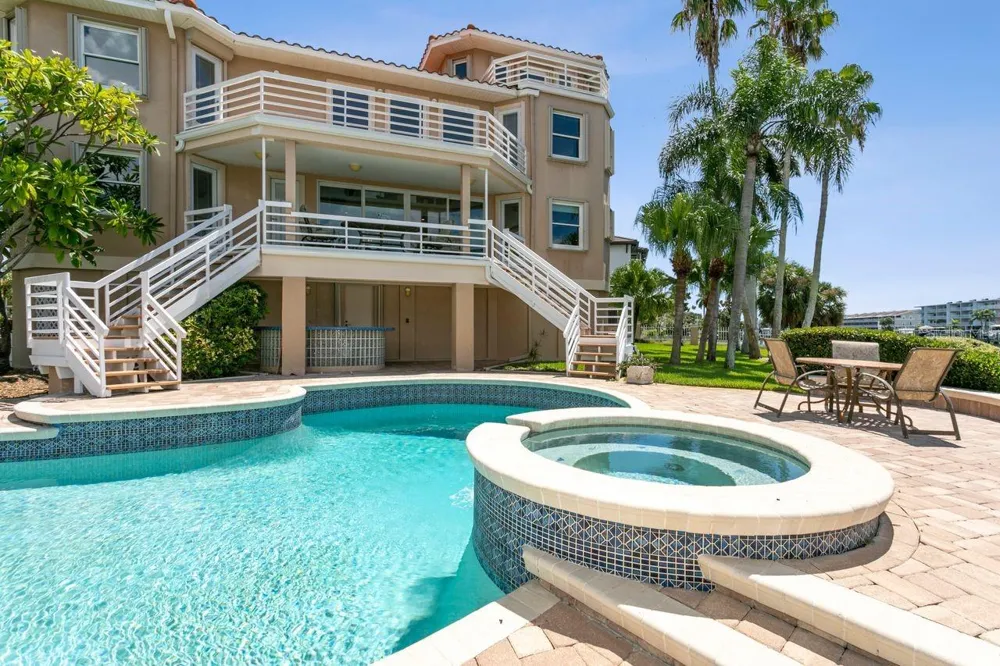 205 6TH STREET E Tierra Verde, FL 33715