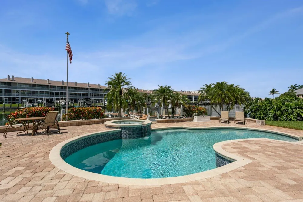 205 6TH STREET E Tierra Verde, FL 33715