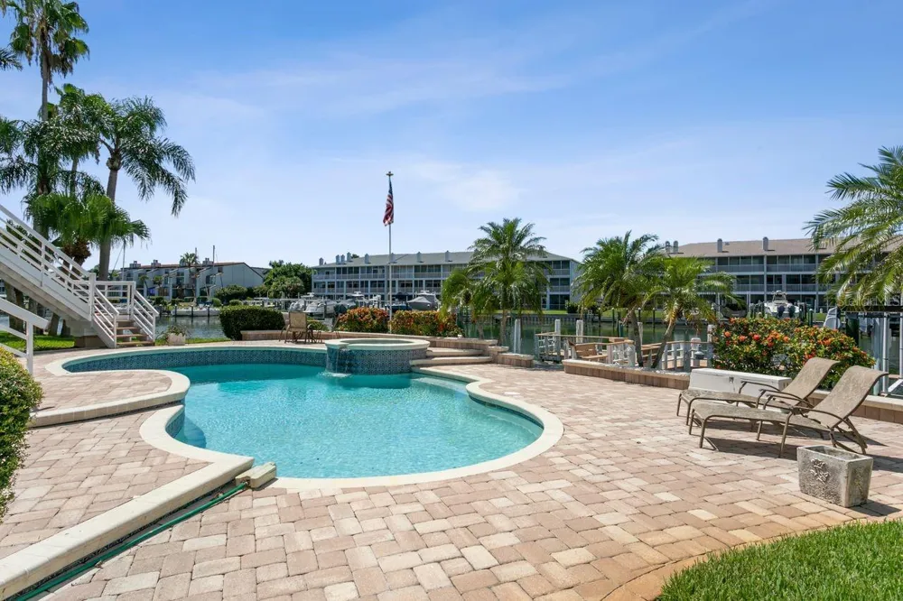 205 6TH STREET E Tierra Verde, FL 33715