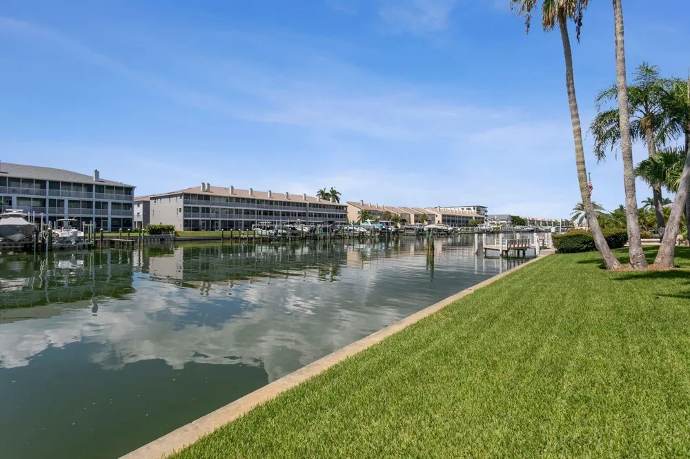 205 6TH STREET E Tierra Verde, FL 33715