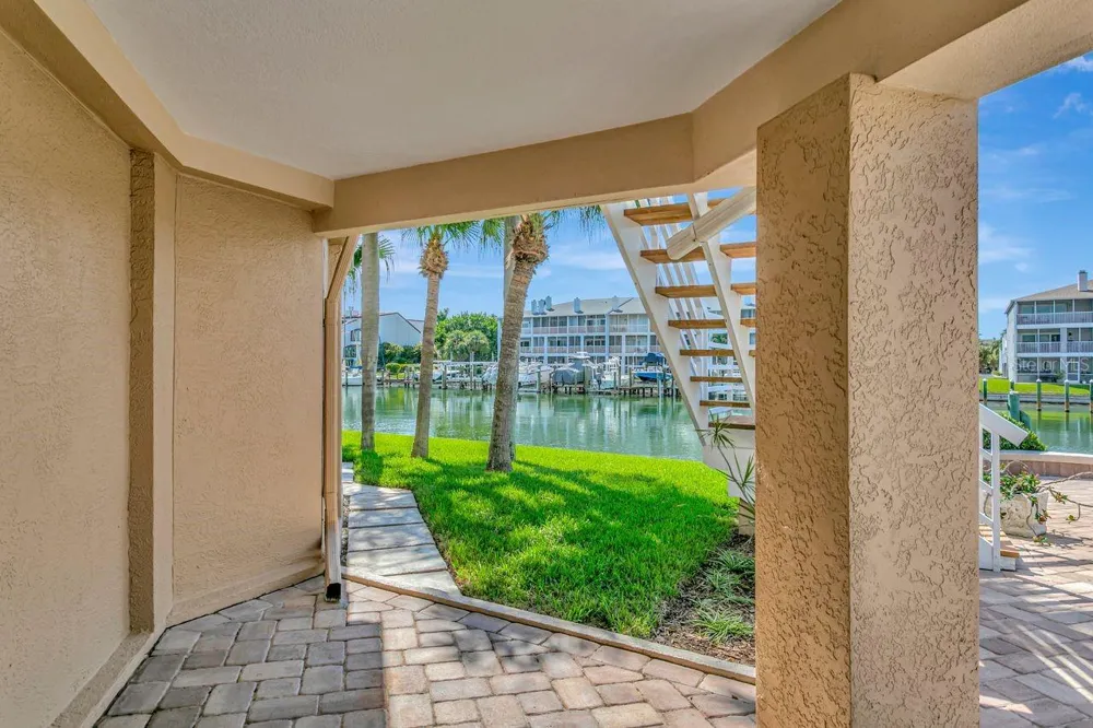 205 6TH STREET E Tierra Verde, FL 33715