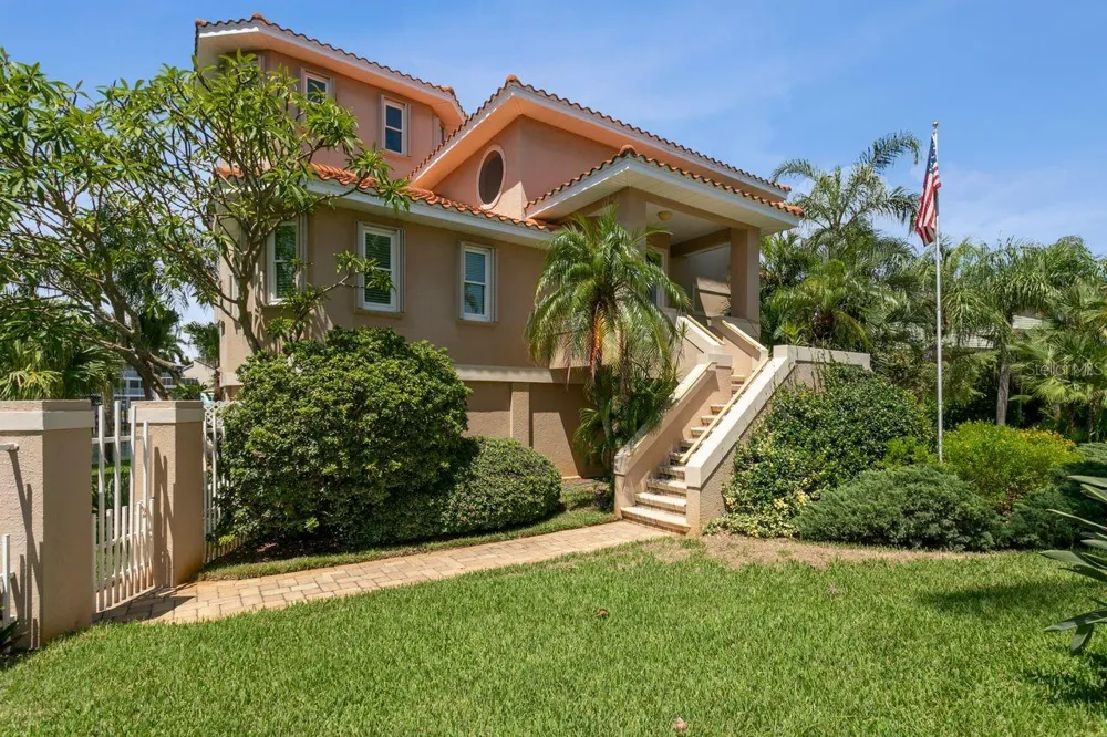 205 6TH STREET E Tierra Verde, FL 33715