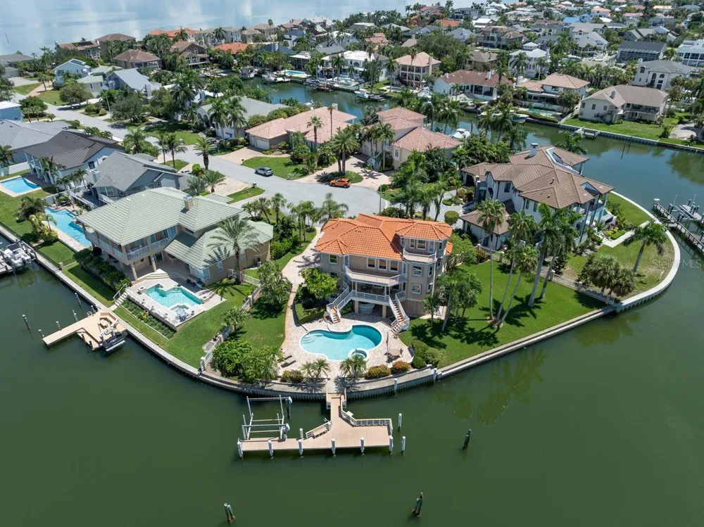 205 6TH STREET E Tierra Verde, FL 33715