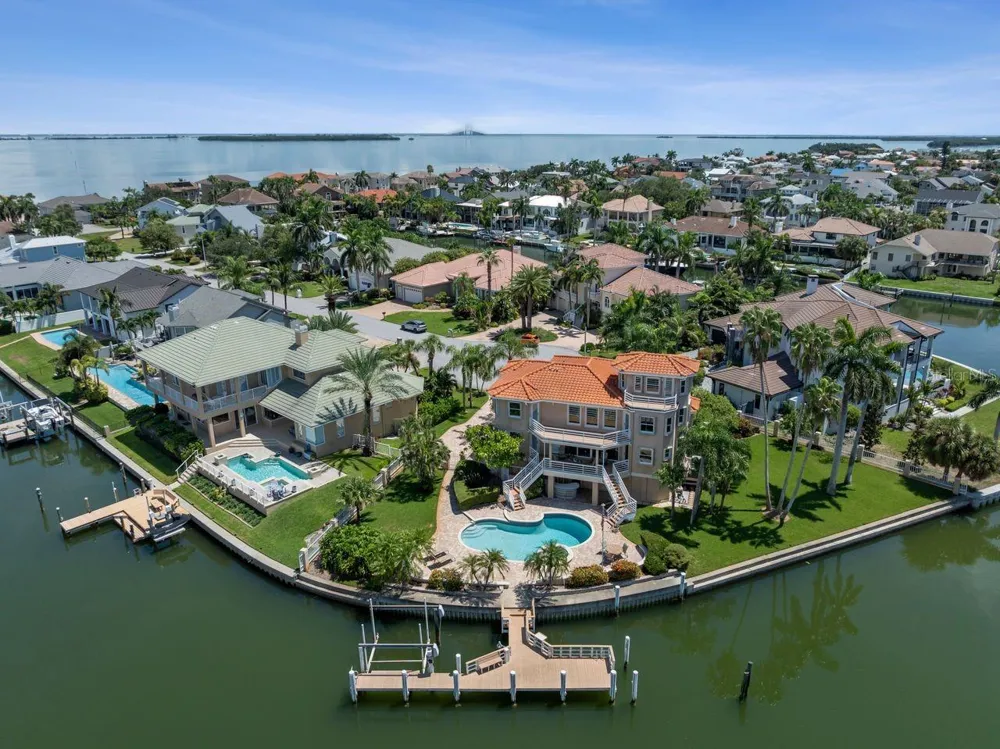 205 6TH STREET E Tierra Verde, FL 33715