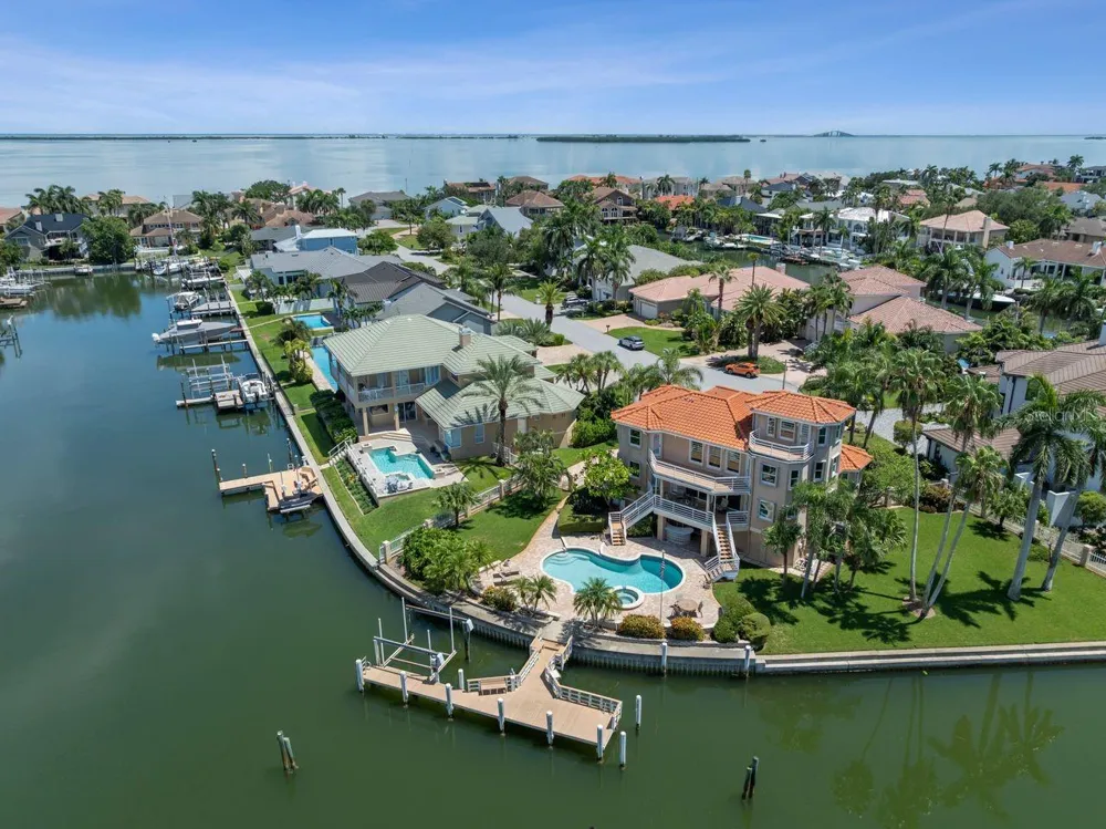 205 6TH STREET E Tierra Verde, FL 33715